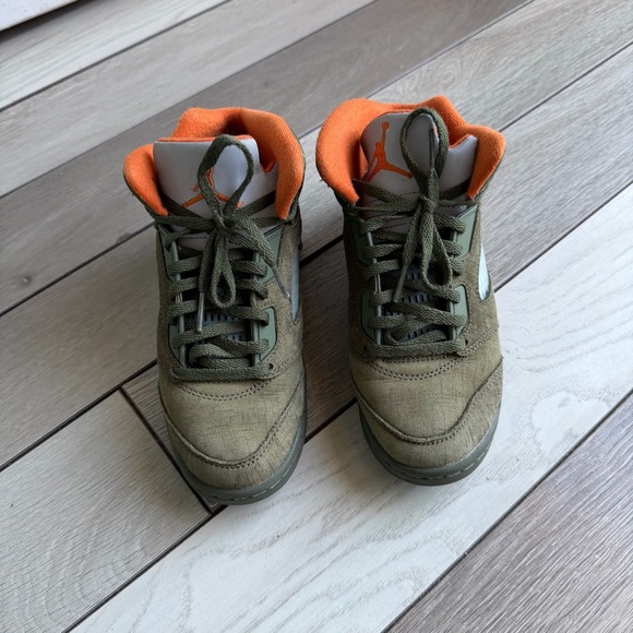 Jordan 5 Retro Olive Kids Sneakers - Picture 3 of 8